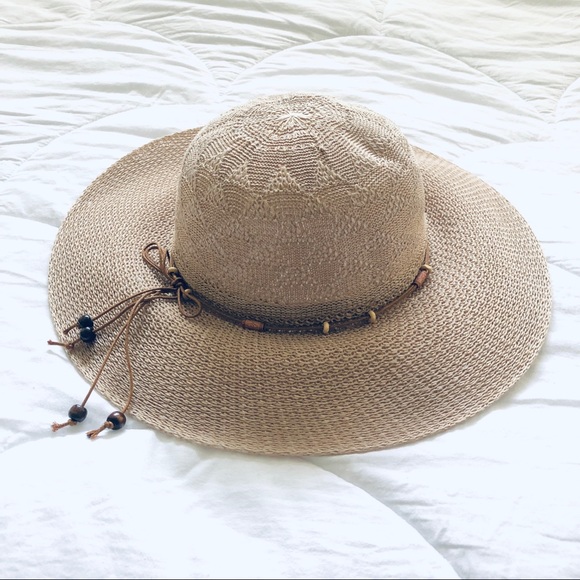 Accessories - Wide brim Hat